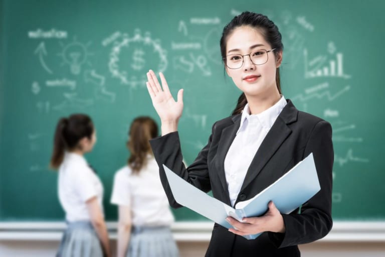 Học tiếng Nhật làm nghề gì - Giáo viên tiếng Nhật