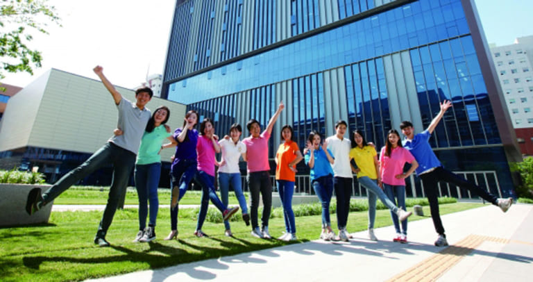 Sinh viên tại Trường Cao đẳng Công nghệ kỹ thuật Yeungnam