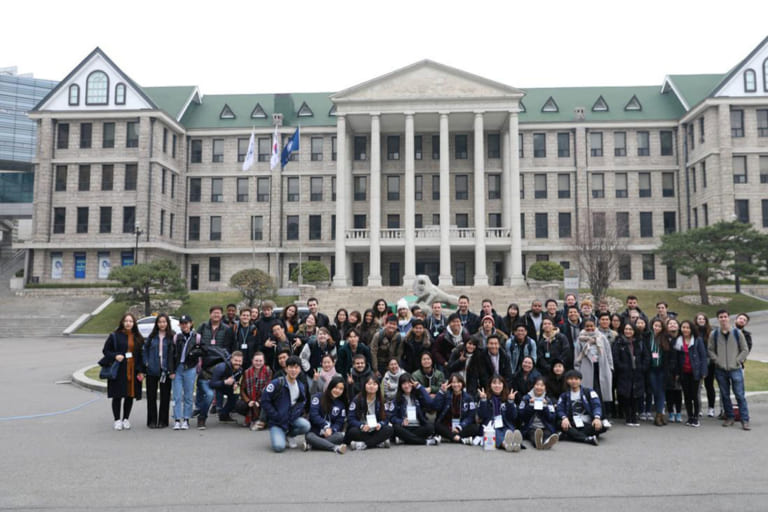 Sinh viên tại đại học Hanyang
